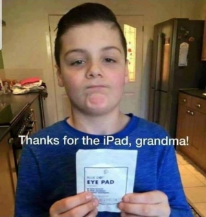 Ζητασα δώρο i pad από την γιαγιά...